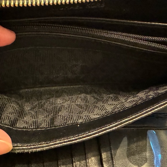 Michael Kors Quilted Black Leather Zip-around Long Wallet Wristlet - Picture 8 of 12